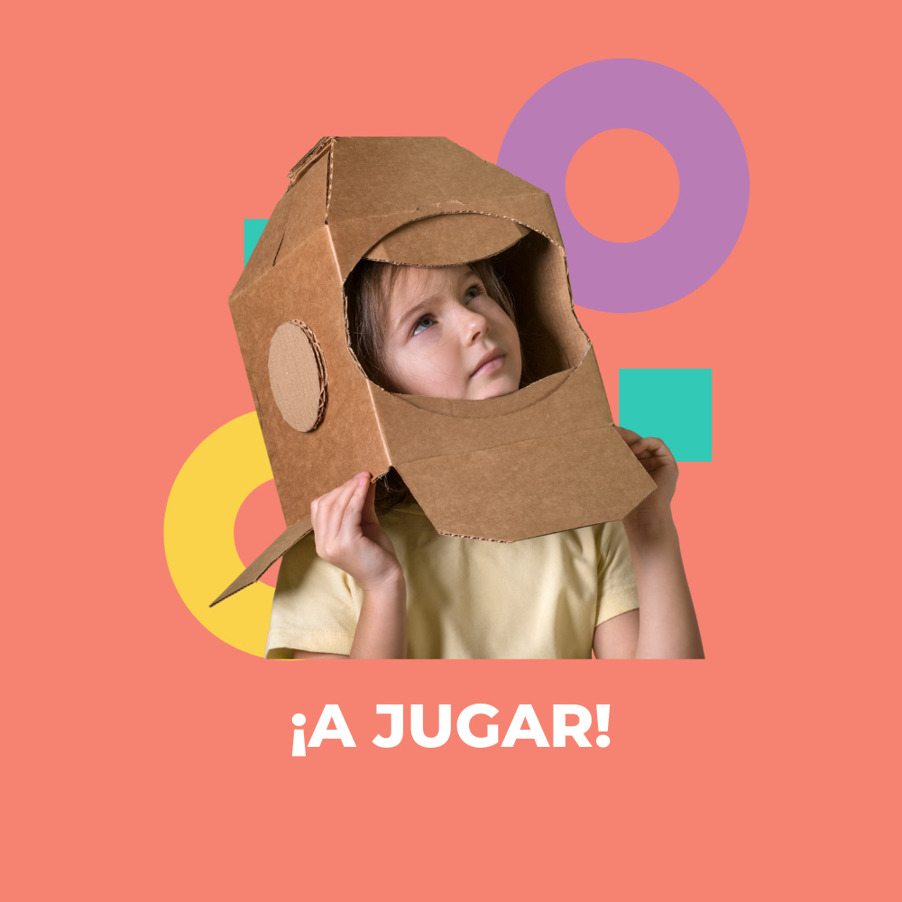 Imagen de Colección "A Jugar" - Se visualiza un Nene con una especie de máscara de cartón